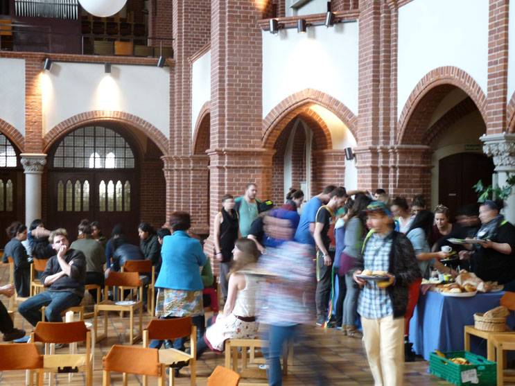Kiezcafé mit Flohmarkt
