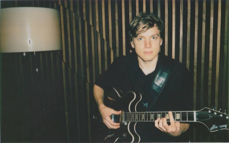 Paul Santner (Gitarre, Gesang)
