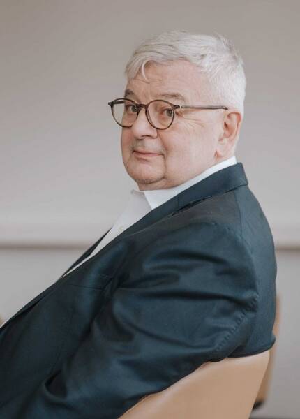 Studio 9. Der Tag mit Joschka Fischer.  Deutschlandfunk Kultur – live aus dem Humboldt Forum