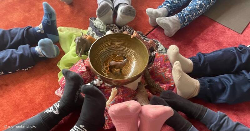 »Winterliche Yoga- und Klangreise« – Yoga für Kinder