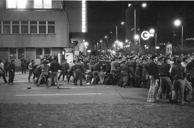 Knüppel gegen Demonstranten - Gedächtnisprotokolle: Ost-Berlin am 7. und 8. Oktober 1989