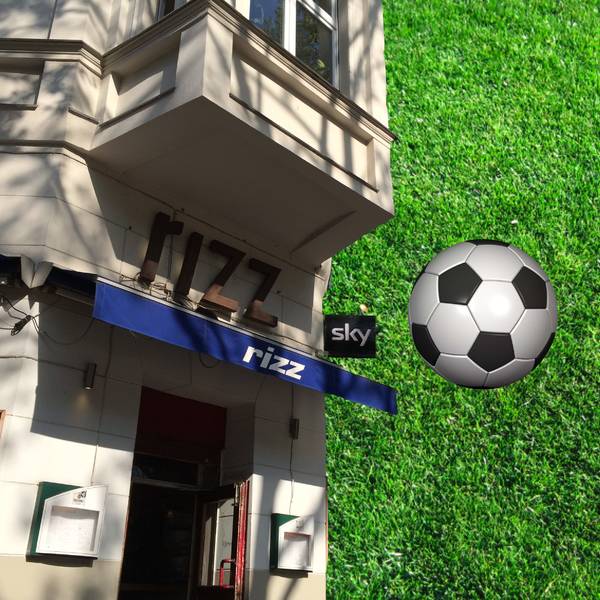 BVB - Hertha auf zwei Leinwänden in Kreuzberg