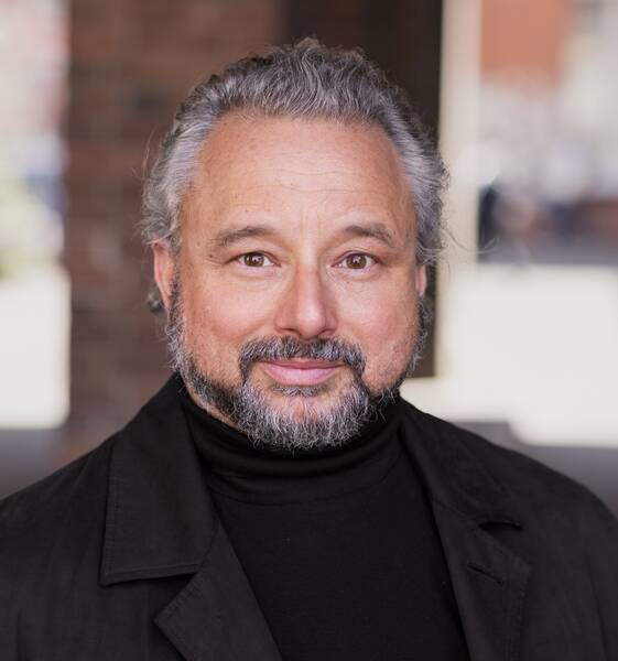 Roman Shamov liest aus "Krawall in mir"