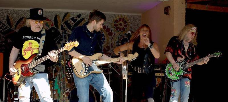 GARAGE CELEBRATION # 6 MIT DER BAND RUMBLE PIE