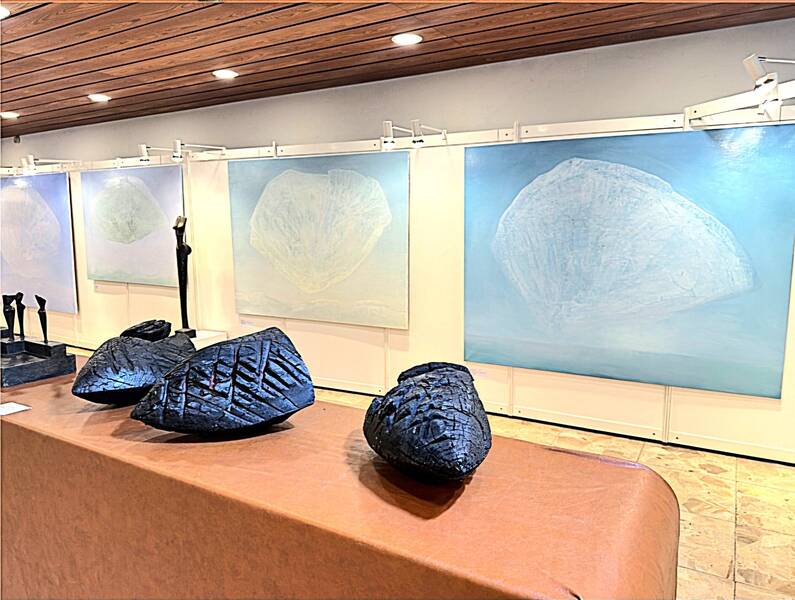 Vernissage der Kunstausstellung "New Harmony" im Kunstraum Berlin