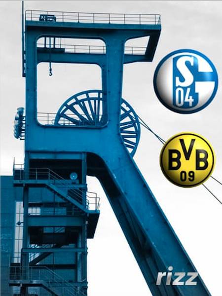 Revierderby Schalke - BVB auf 2 Leinwänden in Kreuzberg