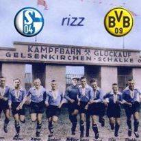 Revierderby Schalke - BVB + Sky Bundesliga Konferenz in Kreuzberg
