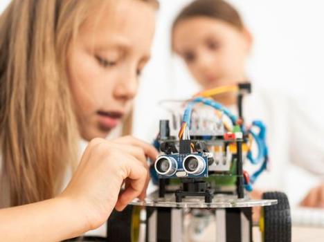 LEGO-Roboter-Werkstatt: Klotzen, Coden, Staunen!