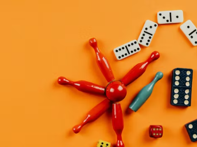 Wir spielen, bis uns bunt vor Augen wird: Spielenachmittag und Tauschbörse in der Kinderbibliothek