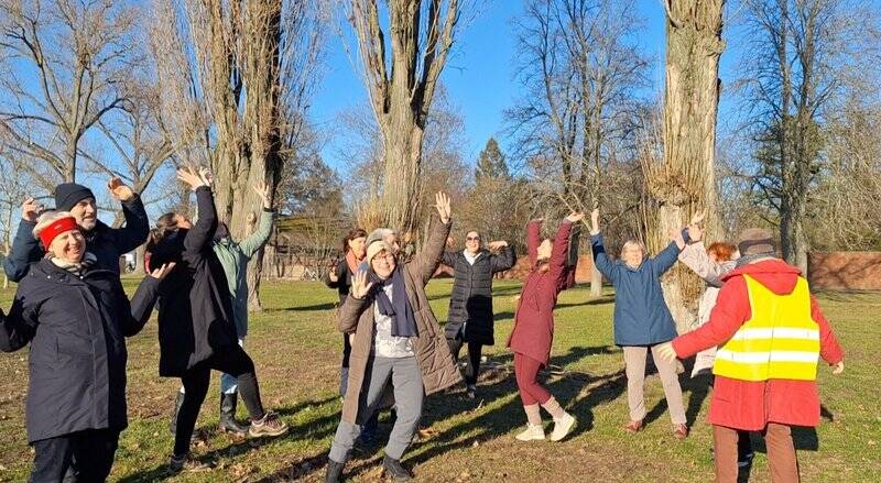 Lachyoga auf dem Tempelhofer Feld - lache mit Deinem inneren Kind am heutigen Kindertag 