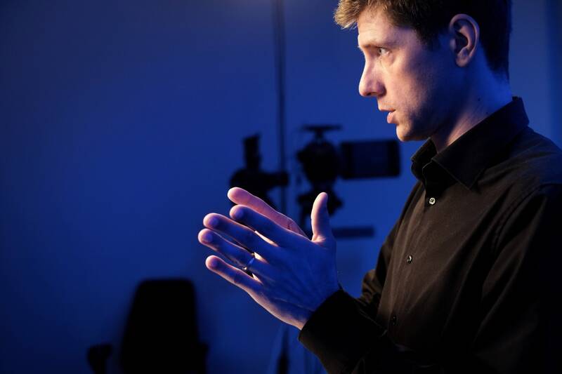 Wie gebärdet man eigentlich auf Sächsisch? Forschungen zur Deutschen Gebärdensprache mit Julian Bleicken - Meet the Scientist