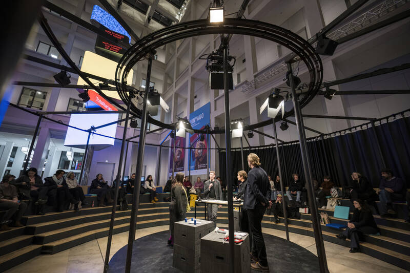 Revolutionäre Gespräche: Talk 1 Plötzlich Revolution. Berliner Wochenende für die Demokratie