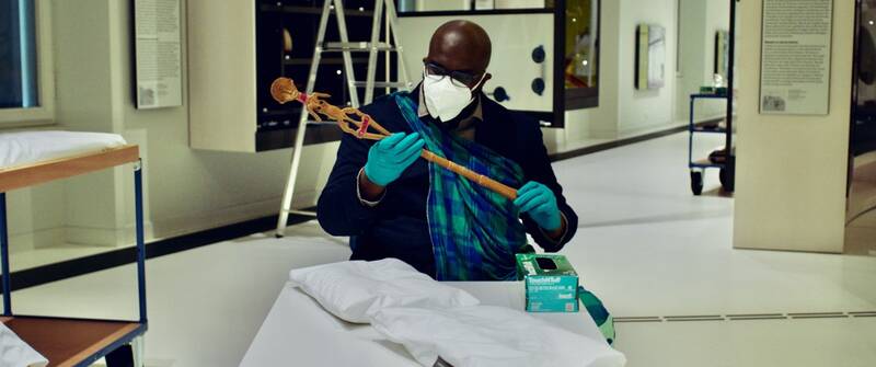 Kunst als Beute: Ein Stab geraubt in Suriname