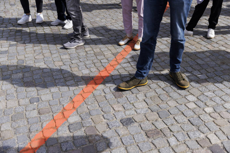 Raumspiel_Variationen. Klang und Gang auf dem Umriss des Palasts der Republik