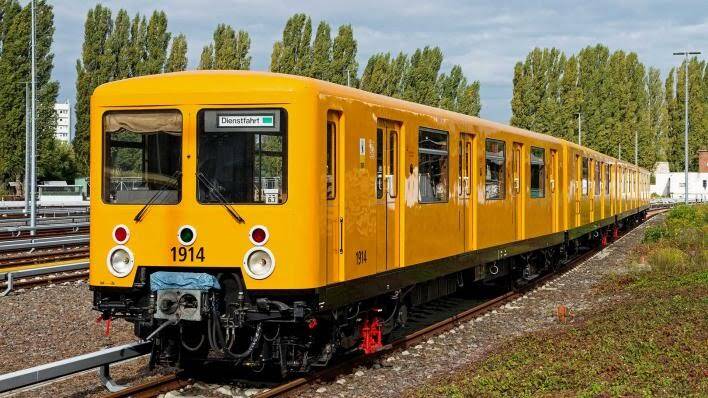 BVG lässt am 3. Advent historische U-Bahn fahren (Ex-S-Bahn)