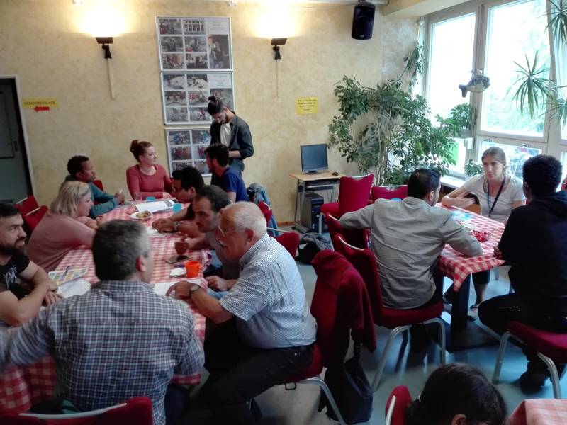 Sprach Café: Sprechen –Spielen – Spaß / im KREATIVHAUS e. V. Berlin-Mitte