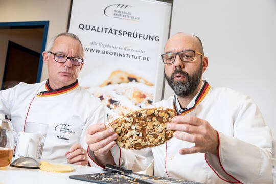 Stollenprüfung der Bäcker-innung Berlin 2023 in der WILMA Shoppen