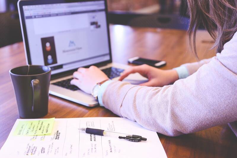 Online! Facebook, LinkedIn, Xing – Digital netzwerken mit Social Media