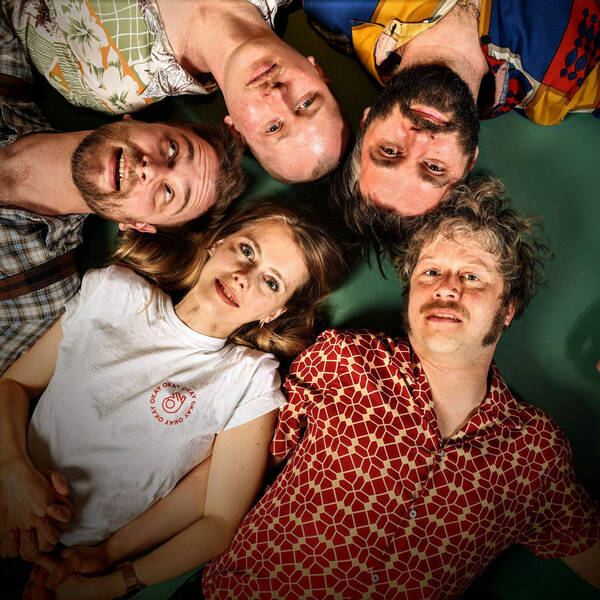 Wild Wednesday w. "Sweaty Hands" (Fuzzy-Indie-Pop)