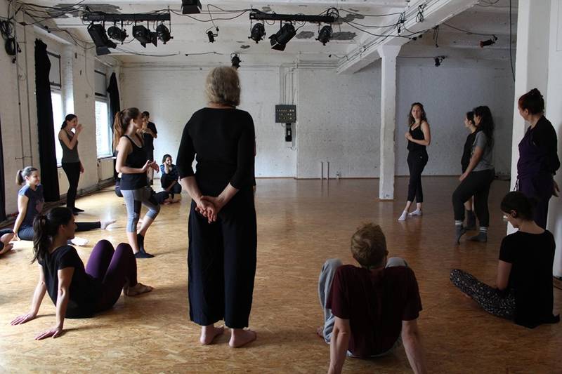 Defining Gender & Femininity: Tanzworkshop mit ATOM-Theatre (BG)