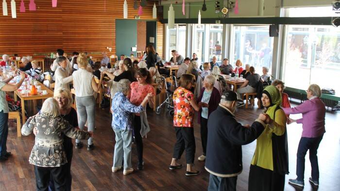 Tanz-Café für Menschen mit und ohne Demenz
