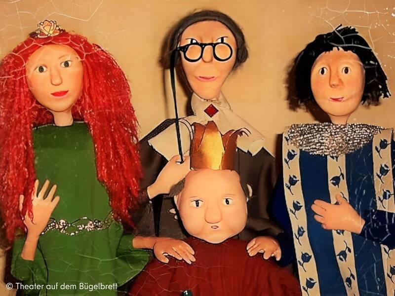 „Die Prinzessin und der Schweinehirt“ - Kindertheater auf dem Bügelbrett