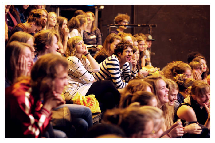 KinderKulturMonat | "Lunaris. Ein Weltraummärchen" - THEATER AN DER PARKAUE