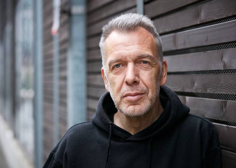 Tom Schmieder liest aus seinem Roman 'Als wir einmal fast erfolgreich waren'