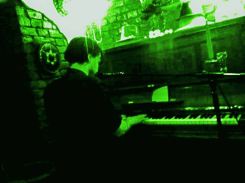 Chansons, Poesie & Rock'n'Roll mit Zhenja Oks im Ufer Cafe
