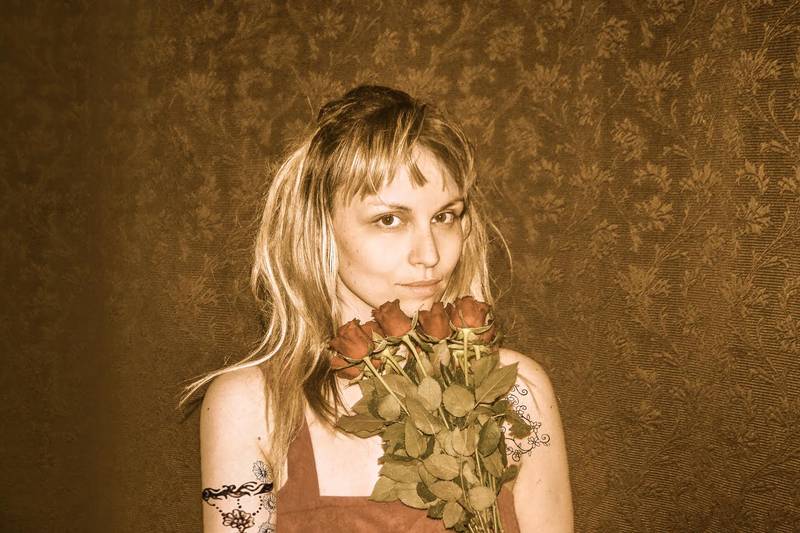 HILARY WOODS live im Gelegenheiten