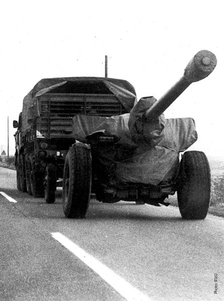 Kamera und Kalaschnikow