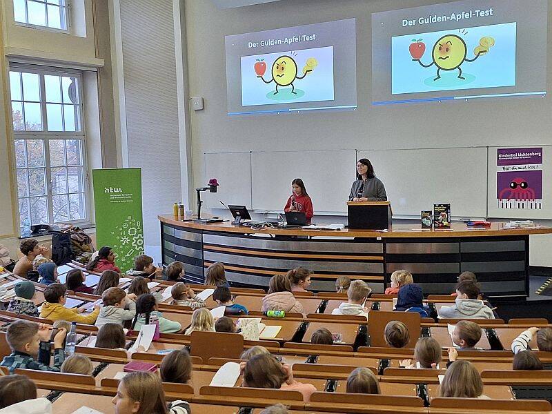 KinderUni Lichtenberg (KUL) - Vorlesung im Hörsaal: Wie Alkohol auf Körper und Geist wirkt