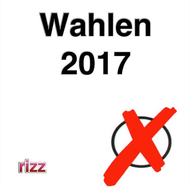 BTW 2017 Bundestagswahl auf 2 Leinwänden in Berlin Kreuzberg