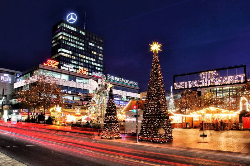 Vier Silvester Feuerwerke (18, 20, 22 und 24 Uhr)