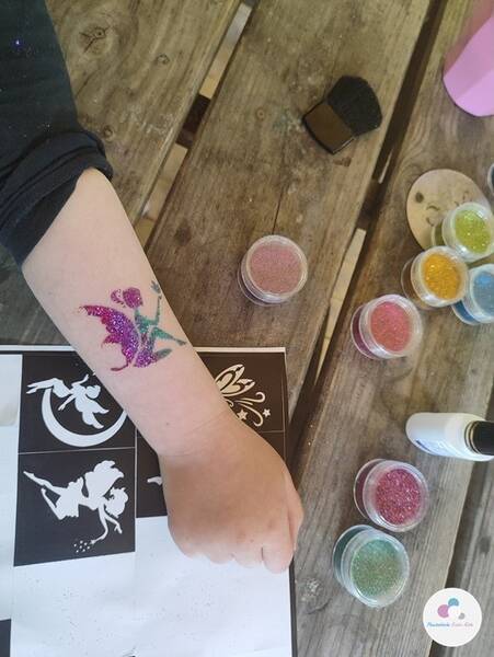 Kinderfest zum Weltkindertag: Glitzer-Tattoos, Kinderschminken & mehr
