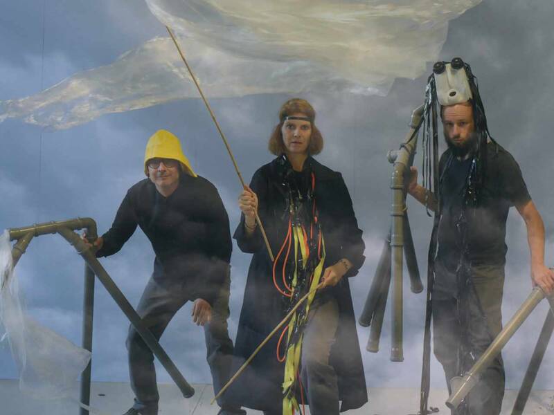 WÜSTE-REGEN-FLUTEN - Eine klimatische Performance