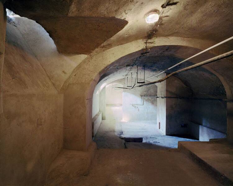 Ausstellungstour mit der Künstlerin: 3 Facets of Never Again, 3 exhibitions by Yishay Garbasz