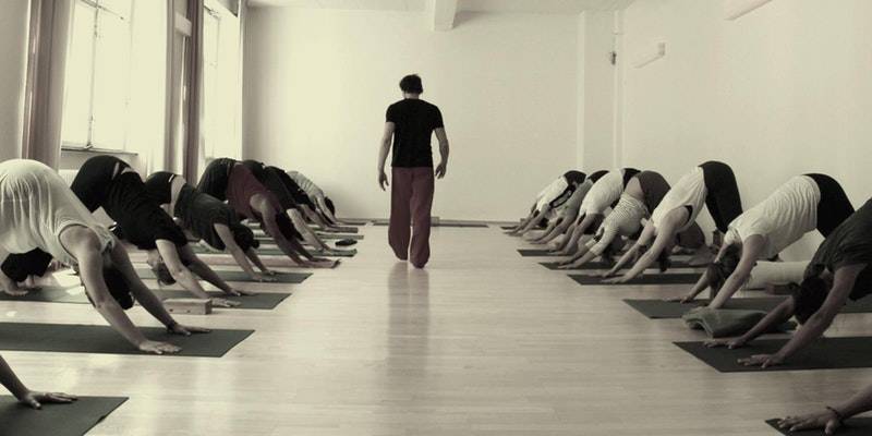 Power/Ashtanga-Yoga auf Spendenbasis am 22. Dezember 2018