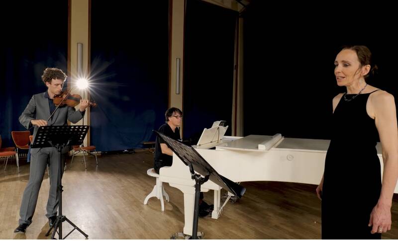 Salonkonzert zur - Blauen Stunde - mit Fauré, Berlioz, Debussy und Weill 